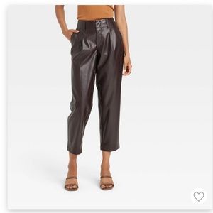 NWT Womens high rise faux leather tapered ankle pant.